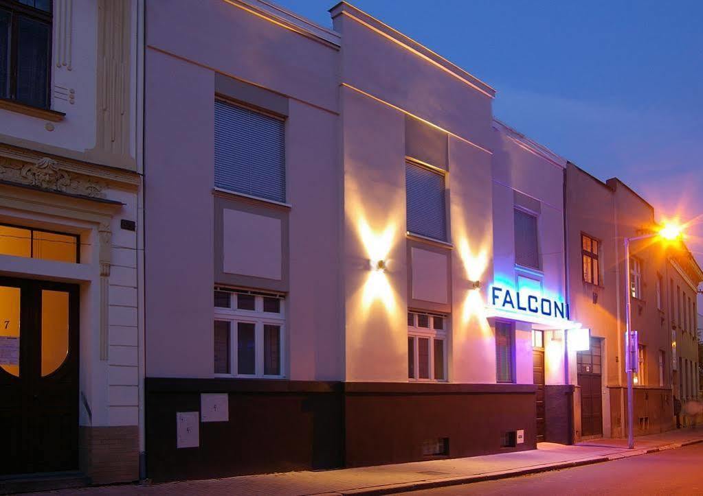 Pension Falconi Kolín Kültér fotó